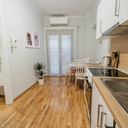Ferienwohnung The Little Pigeon - Pink Ioannina Exterior foto