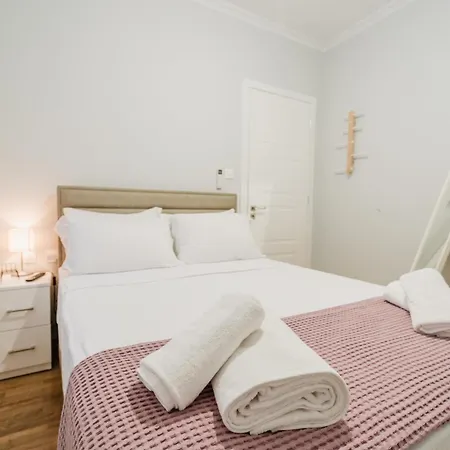 Ferienwohnung The Little Pigeon - Pink Ioannina Exterior foto